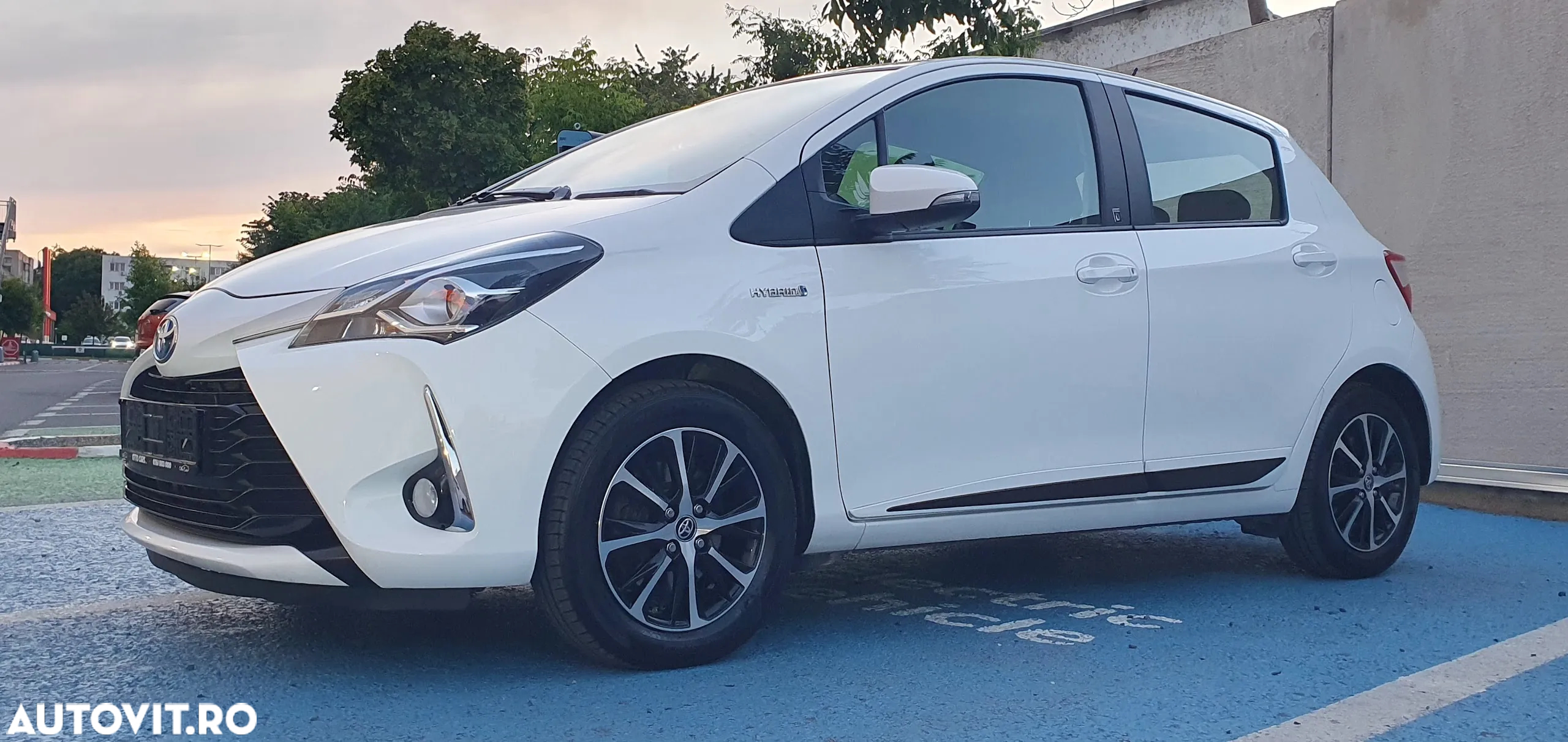 Toyota Yaris Hybrid 1.5 VVT-i Y20 Team Deutschland - 13
