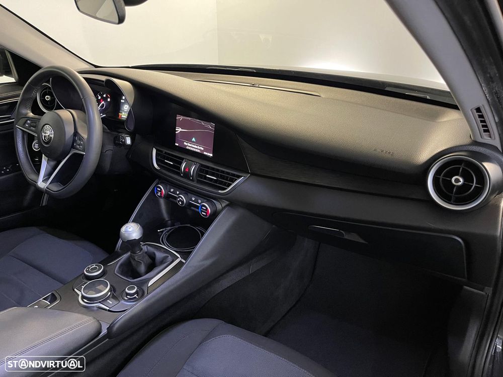 Alfa Romeo Giulia 2.2 D - 16