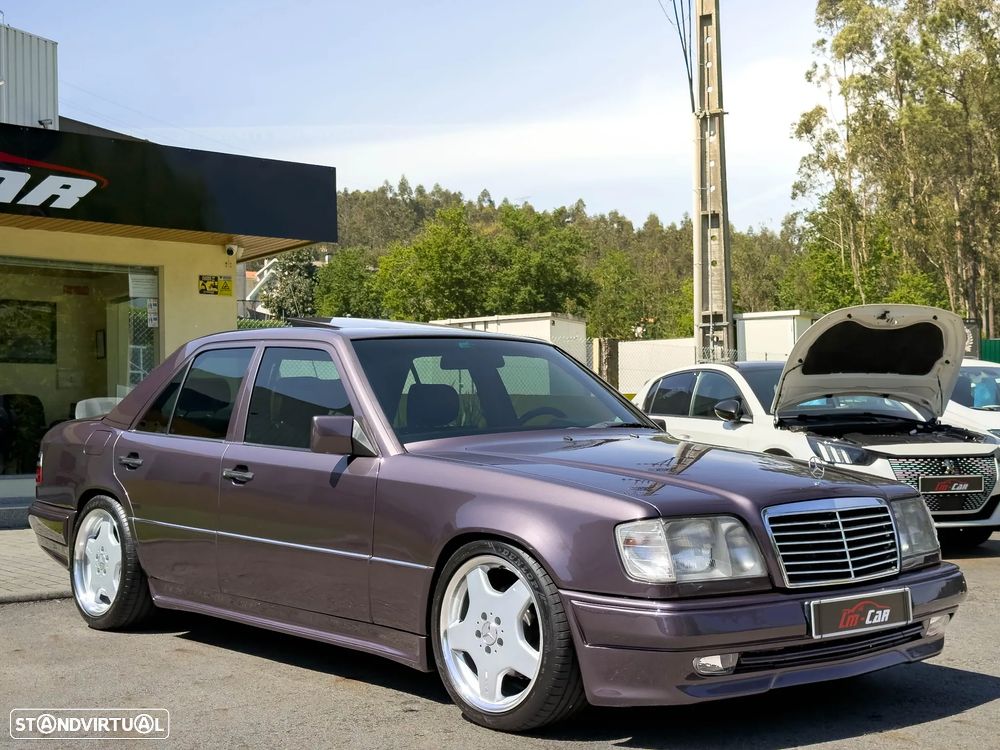 Mercedes-Benz E 320 - 1