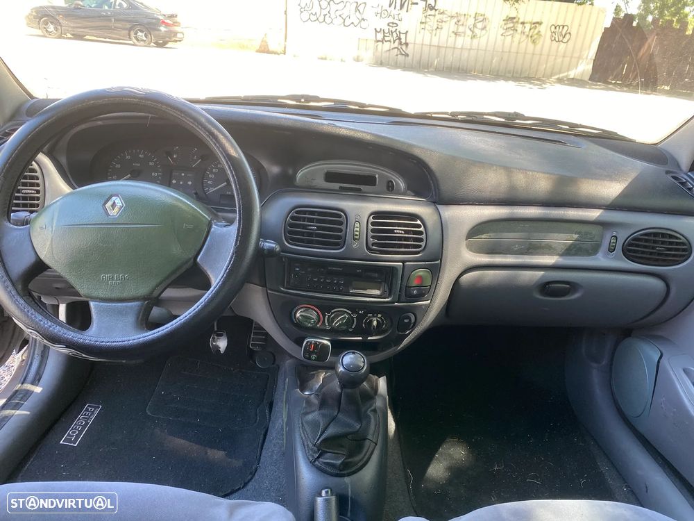 Renault Mégane 1.4 16V Sport AC - 3