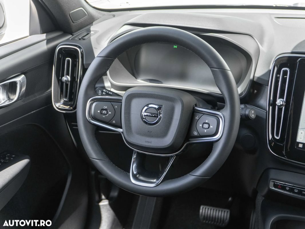 Volvo XC 40 Recharge Twin Motor AWD Plus - 14