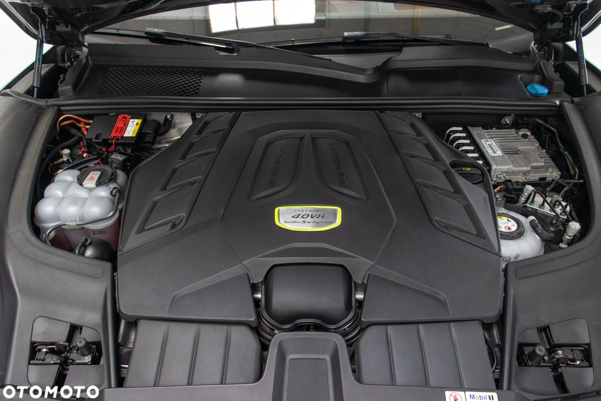 Porsche Cayenne Coupe Turbo - 31