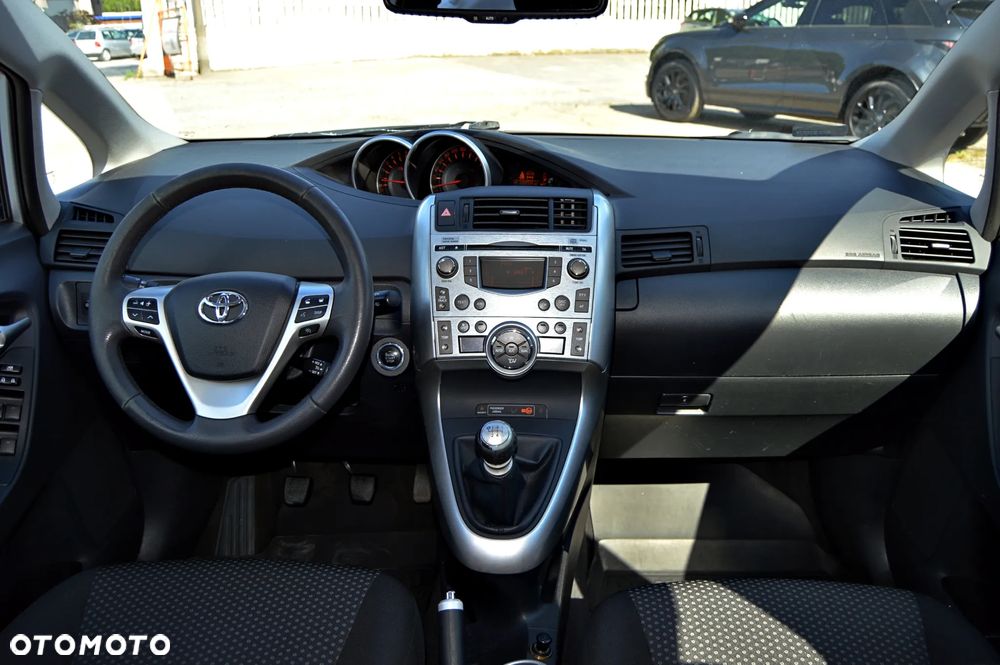 Toyota Verso - 7