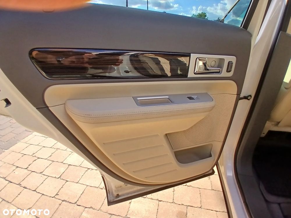 Lincoln MKX - 11