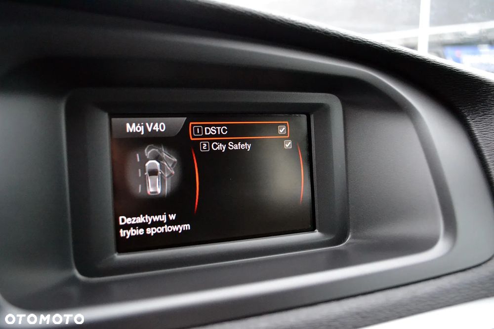 Volvo V40 Cross Country D2 Momentum - 18