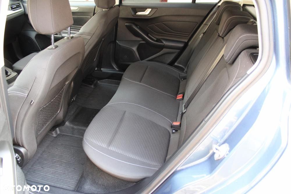 Ford Focus - 10