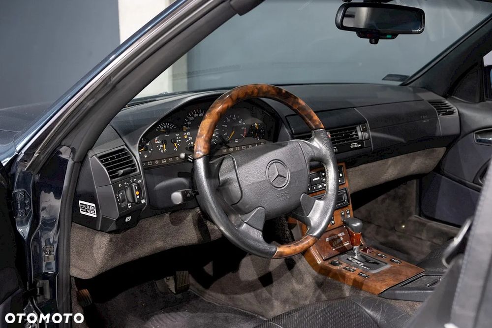 Mercedes-Benz SL - 13