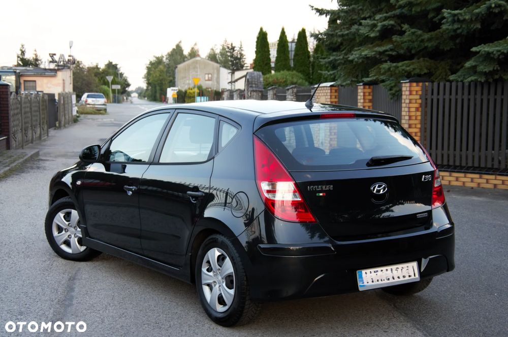 Hyundai i30 1.6 CRDi Comfort EU5 - 4