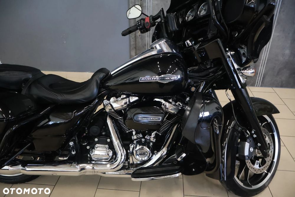Harley-Davidson Touring Street Glide - 4