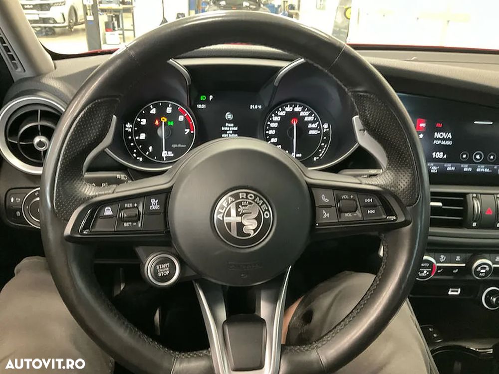 Alfa Romeo Giulia - 6