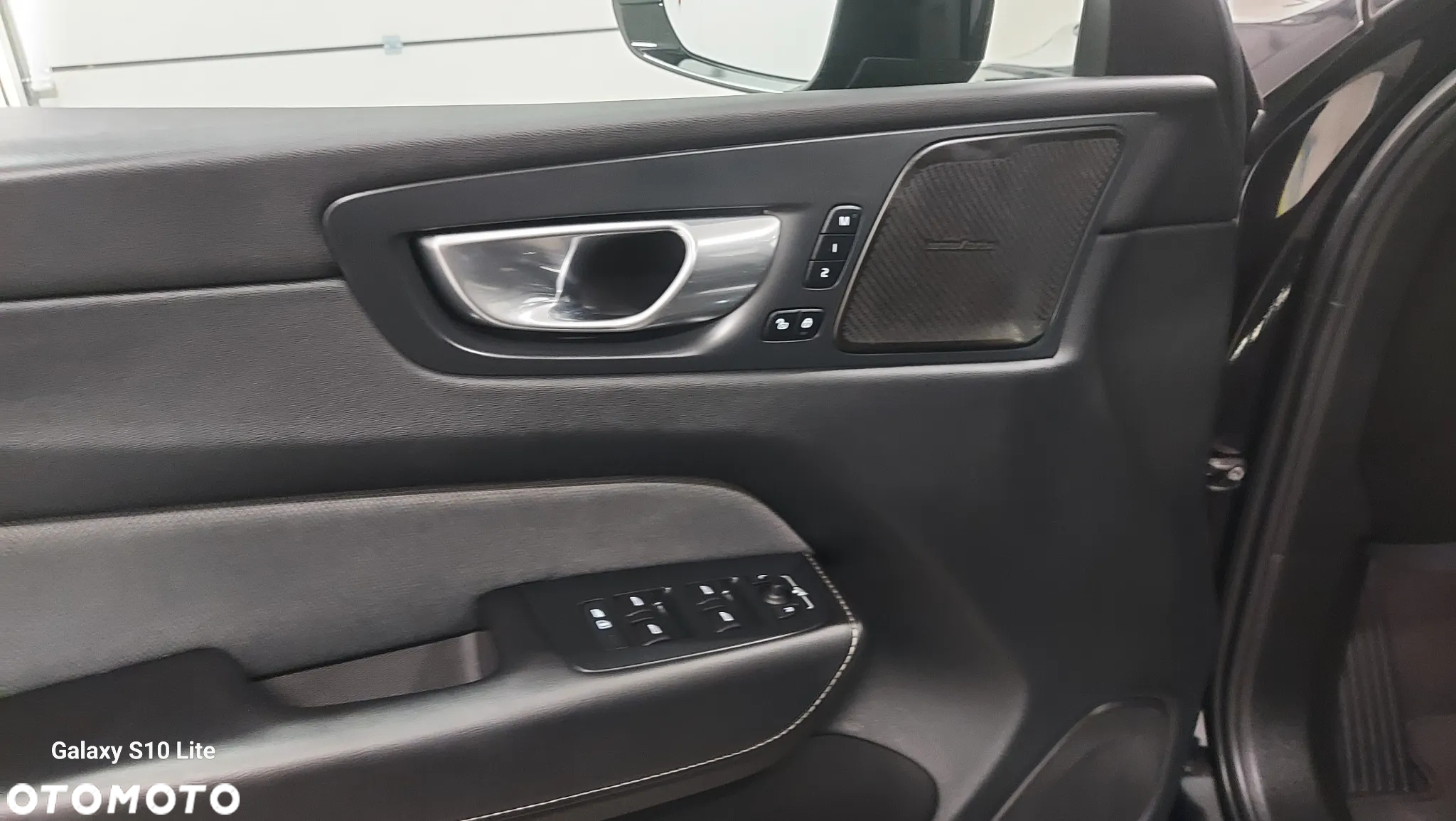 Volvo XC 60 B4 D AWD Plus Dark - 15