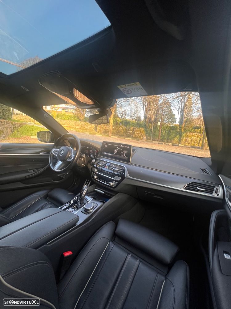 BMW 530 e Pack Desportivo M - 17