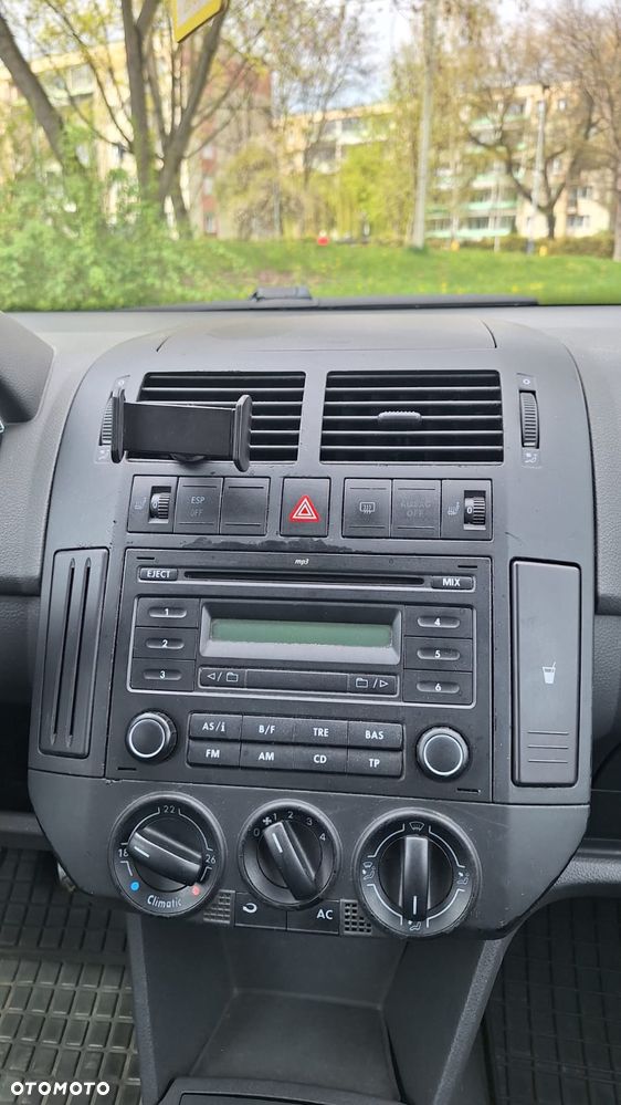 Volkswagen Polo 1.4 16V Comfortline - 12