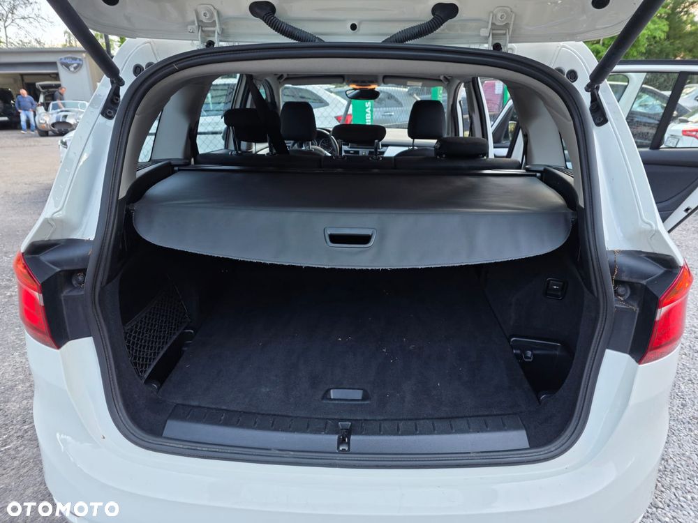 BMW Seria 2 218d - 25