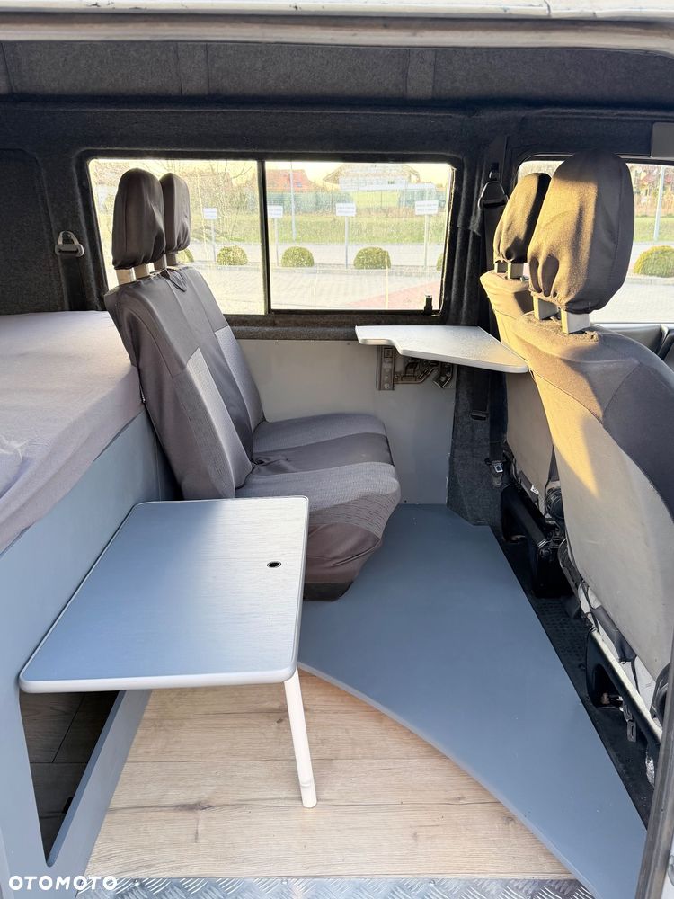 Volkswagen Transporter - 8