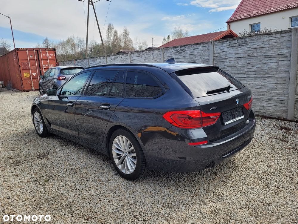 BMW Seria 5 520d xDrive Sport Line - 2