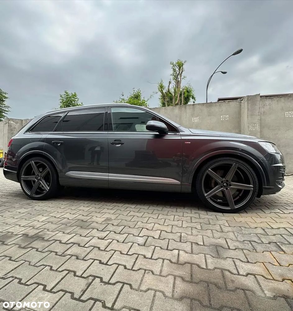 Audi Q7 - 1