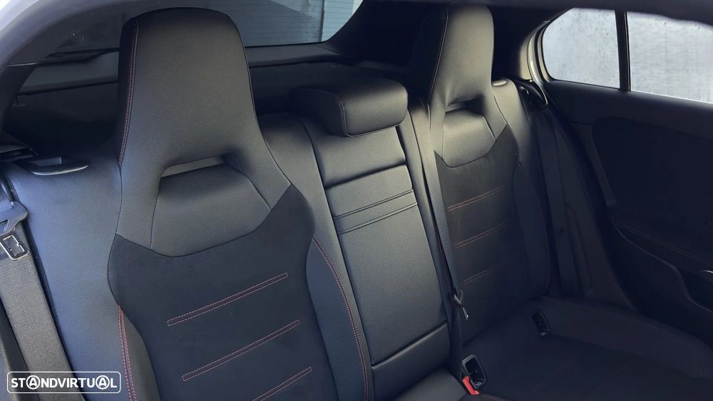 Mercedes-Benz A 250 e 8G-DCT AMG Line - 21
