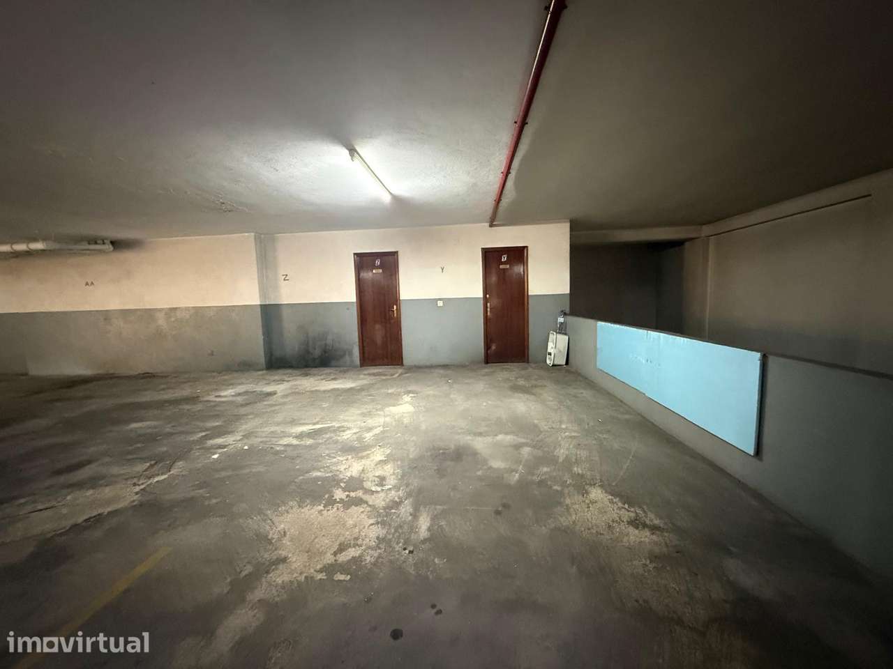 LUGAR de GARAGEM + ARRUMOS FECHADOS com 22,90 m² - Grande imagem: 5/22