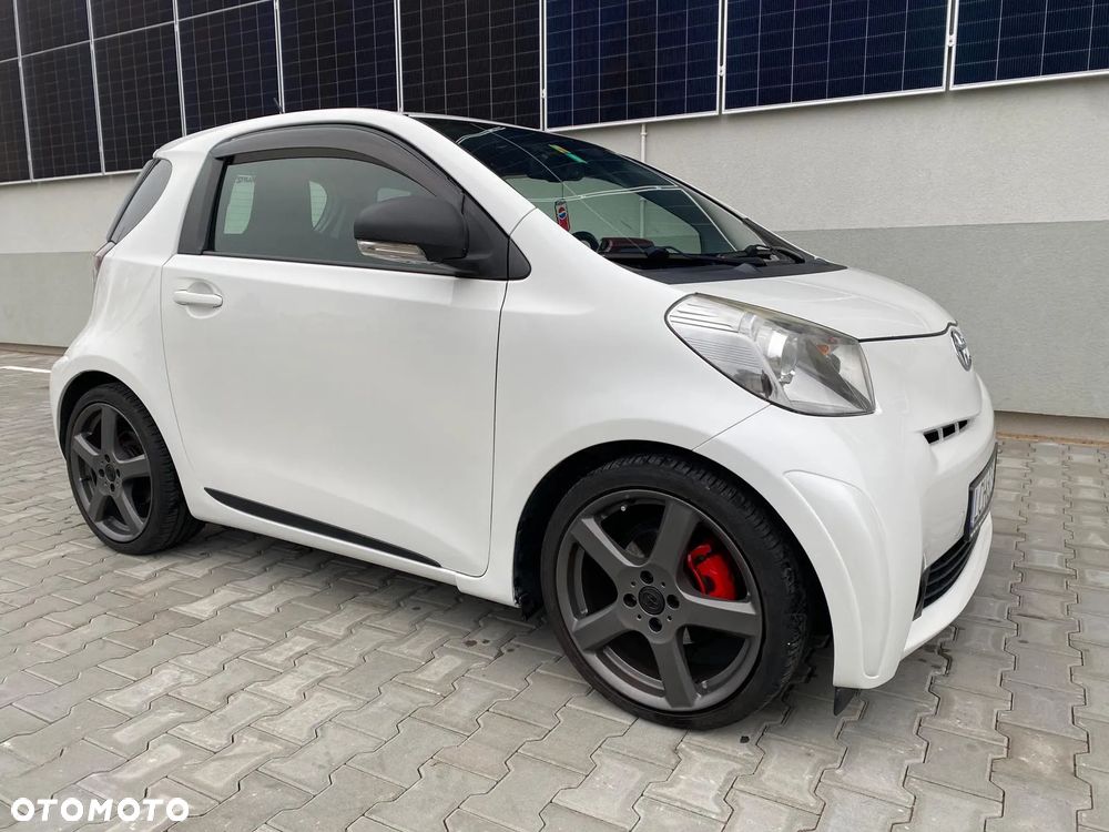 Toyota iQ - 5