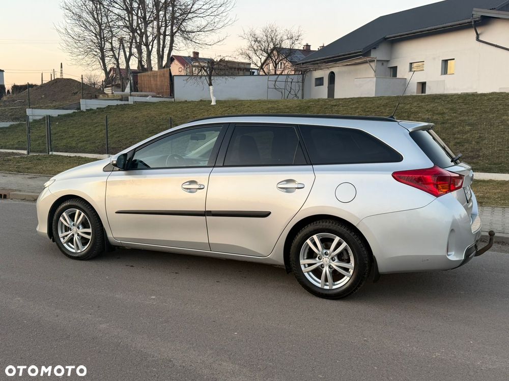 Toyota Auris 1.4 D-4D Life Plus - 11