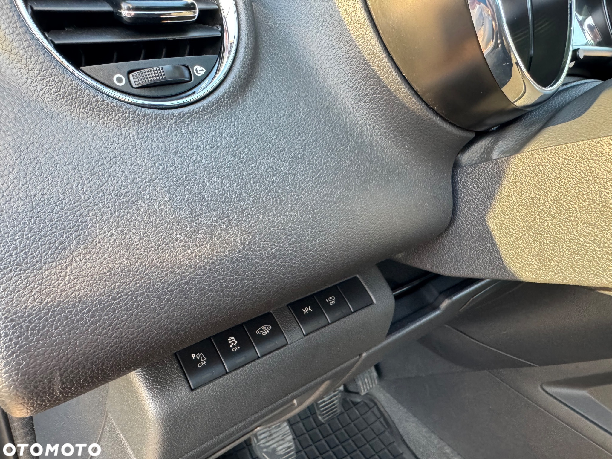 Peugeot 3008 1.6 BlueHDi Style S&S - 21