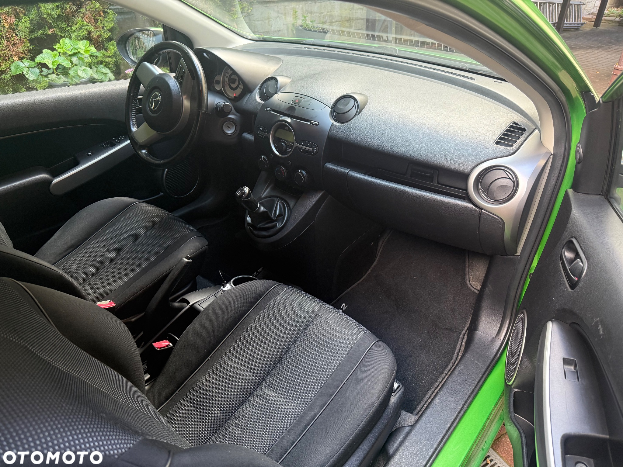 Mazda 2 - 18