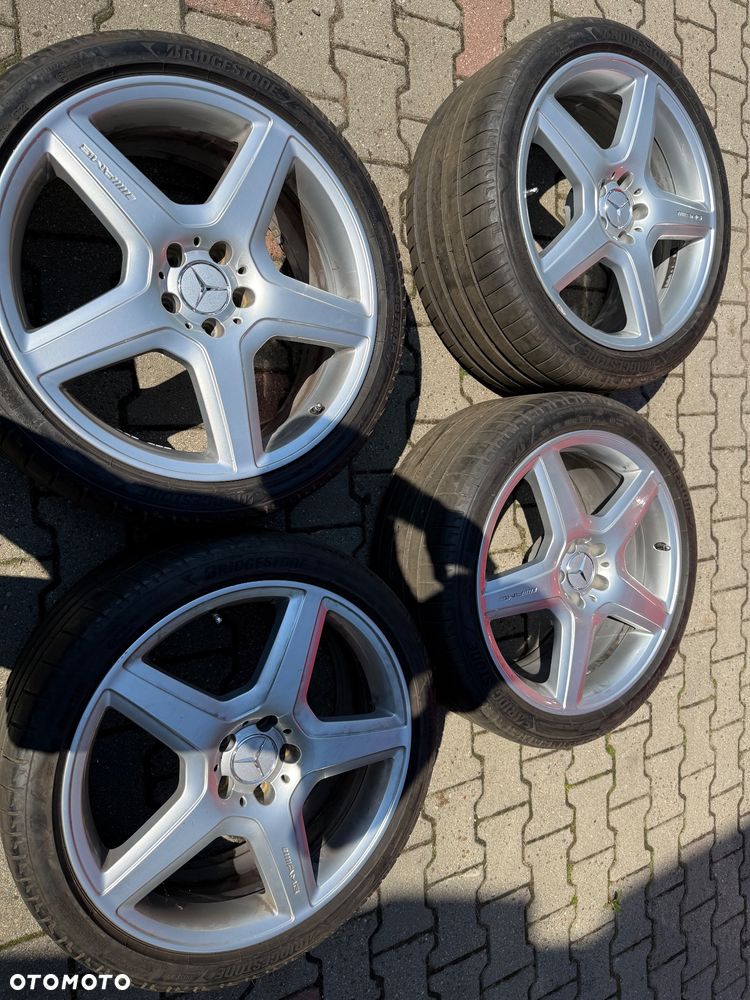 Alufelgi AMG z oponami letnimi AMG - 1