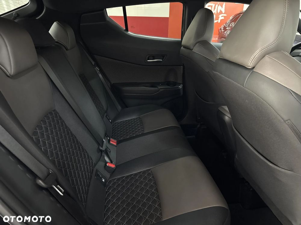 Toyota C-HR 2.0 Hybrid Executive - 14