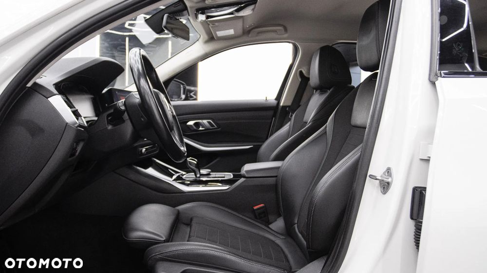 BMW Seria 3 320i Sport Line - 19