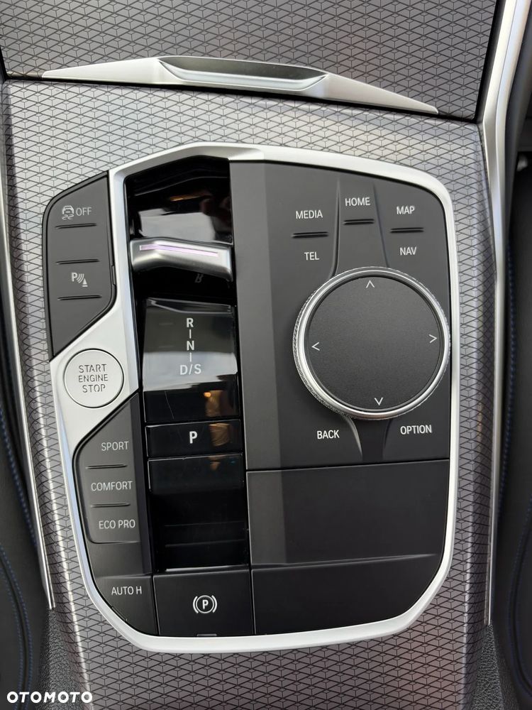BMW Seria 3 320d xDrive M Sport - 28
