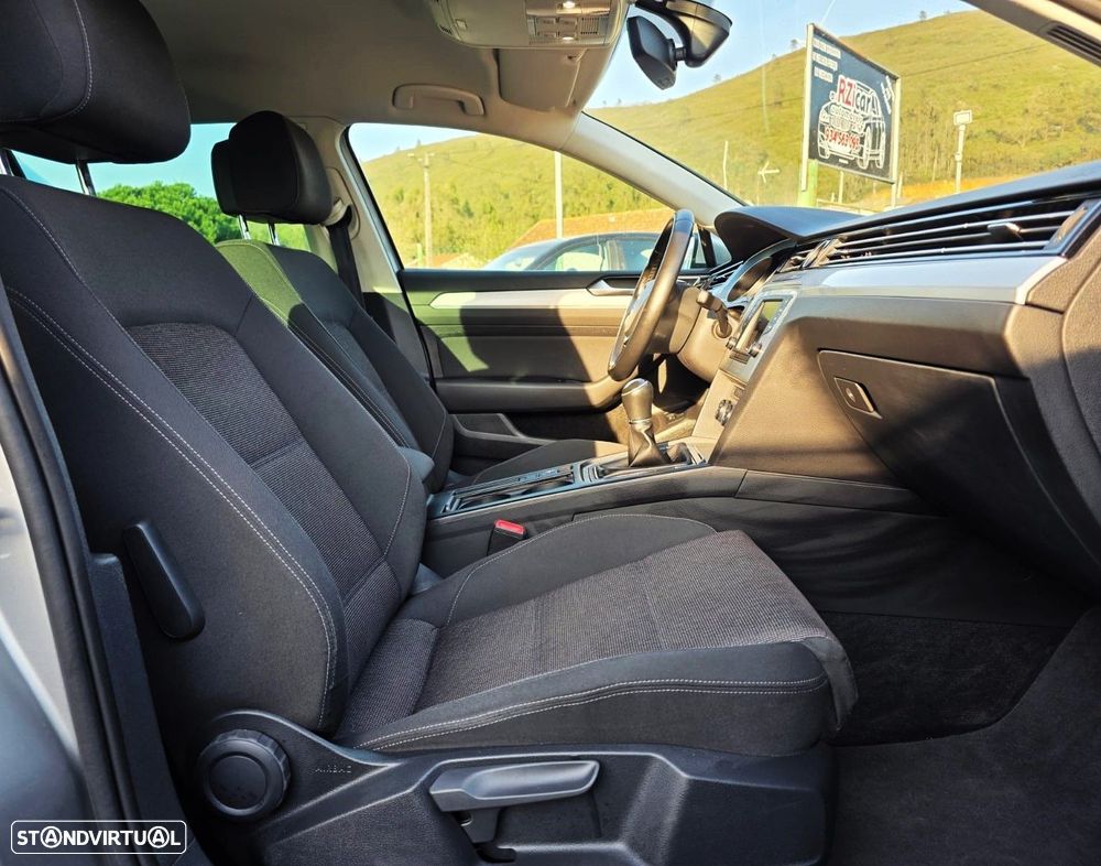 VW Passat Variant 1.6 TDI BlueMotion - 13