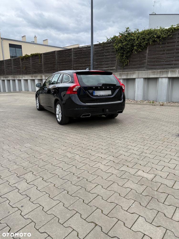 Volvo V60 D4 Drive-E Momentum - 3