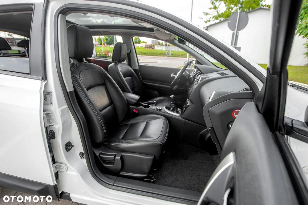 Nissan Qashqai 2.0 4x4 Tekna Premium - 24