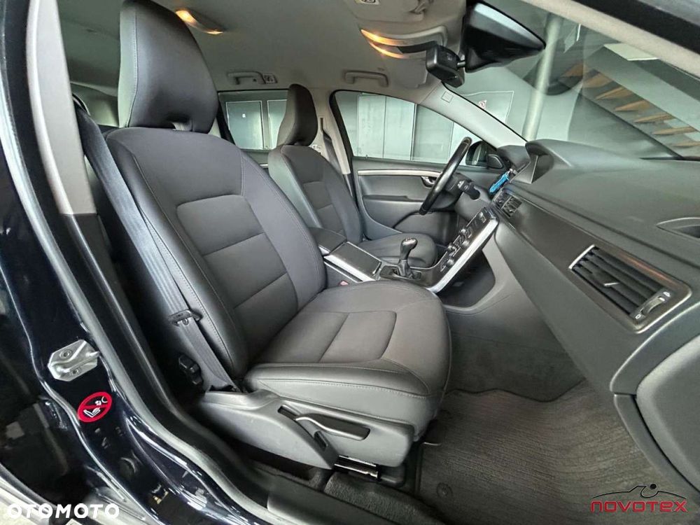 Volvo V70 D3 Momentum - 13