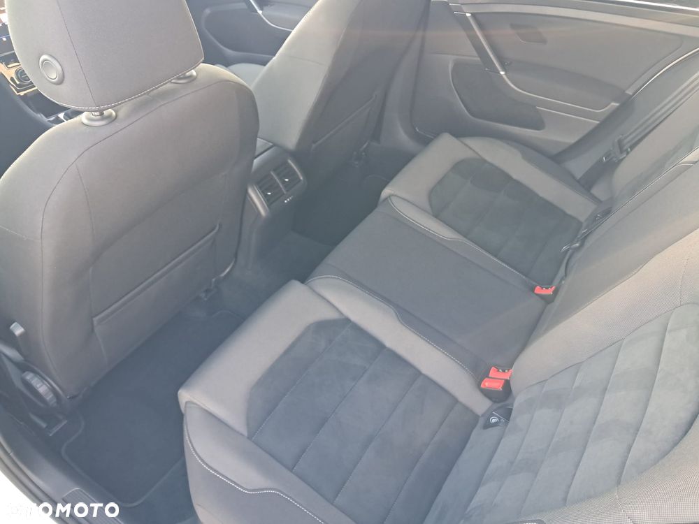 Volkswagen Golf - 16