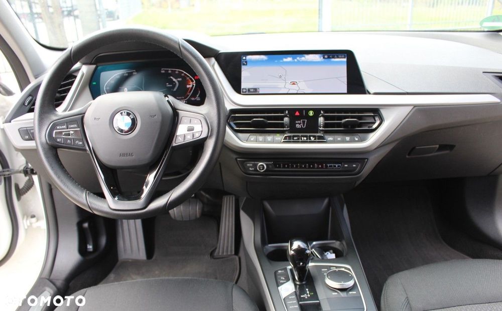 BMW Seria 1 - 18