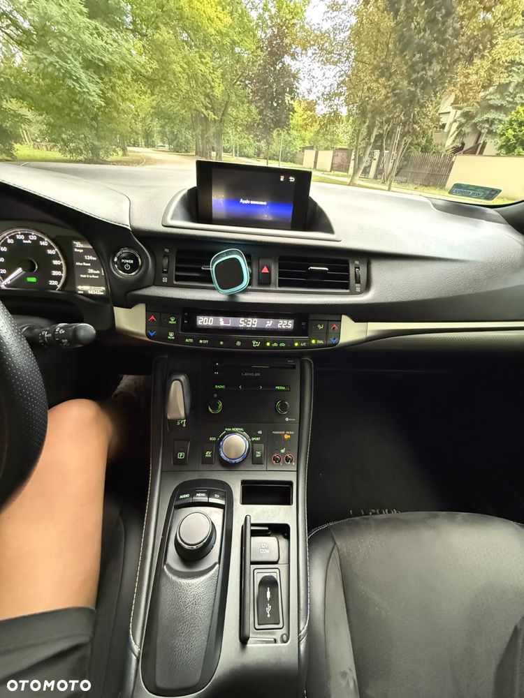 Lexus CT - 8