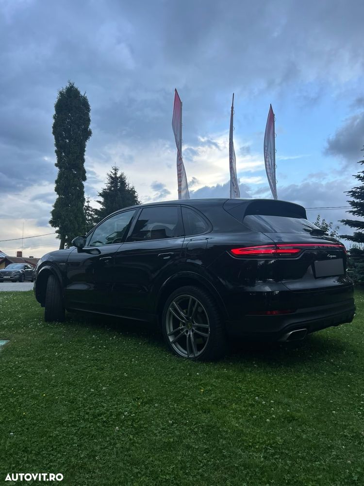 Porsche Cayenne - 10