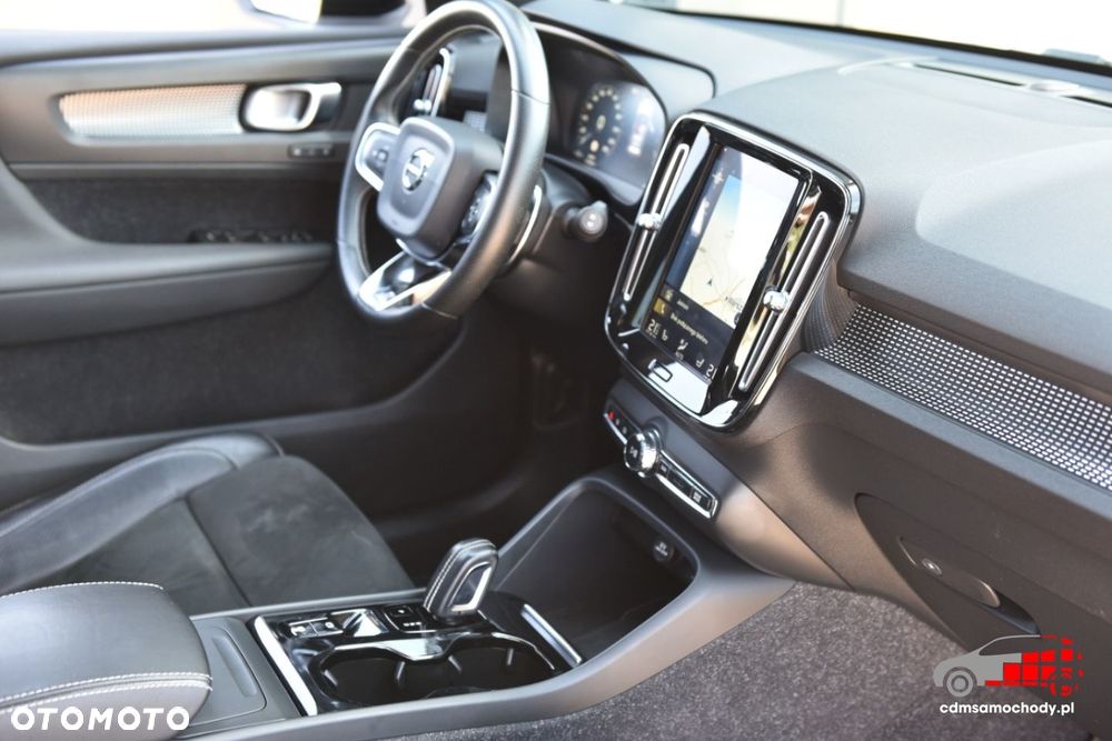 Volvo XC 40 - 25