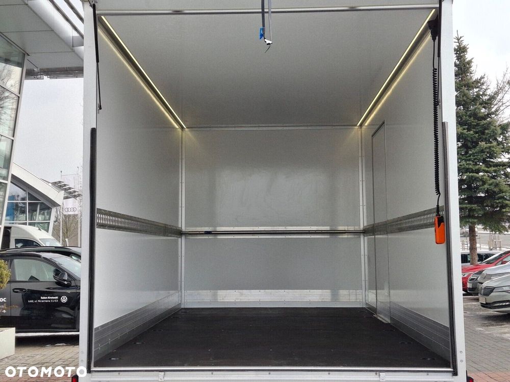 Volkswagen Crafter - 11