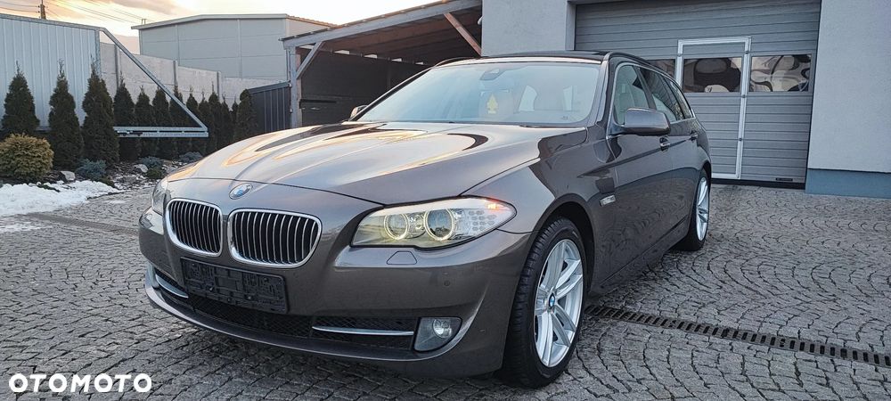BMW Seria 5 525d xDrive - 8