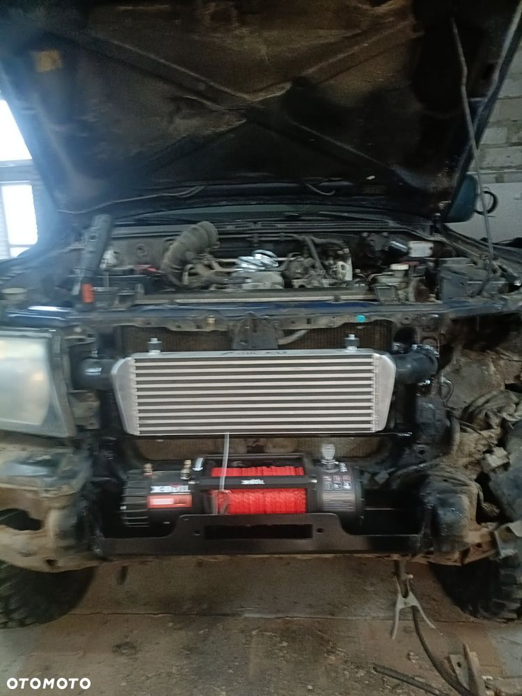 Mitsubishi Pajero - 10