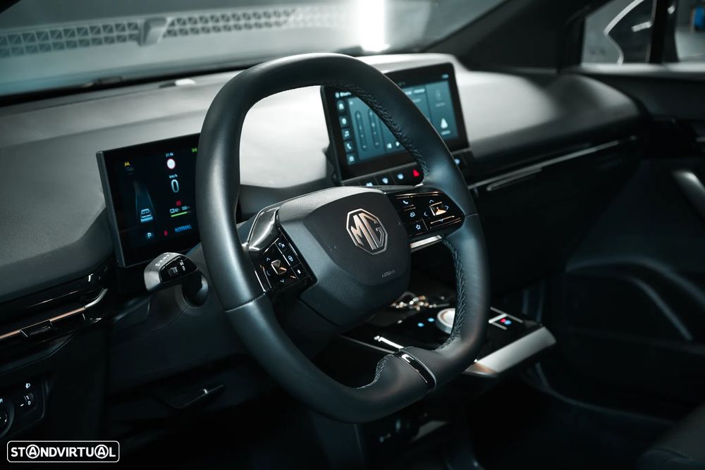 MG MG4 64 kWh Luxury - 19