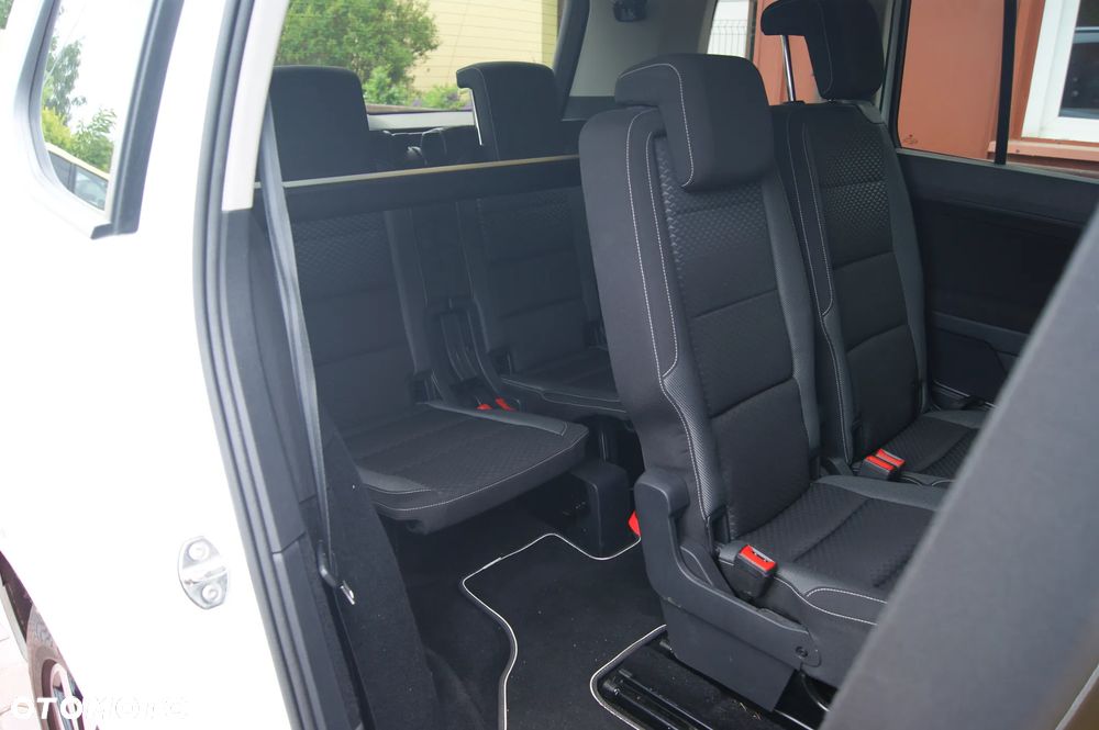 Volkswagen Touran 2.0 TDI SCR DSG ACTIVE - 33