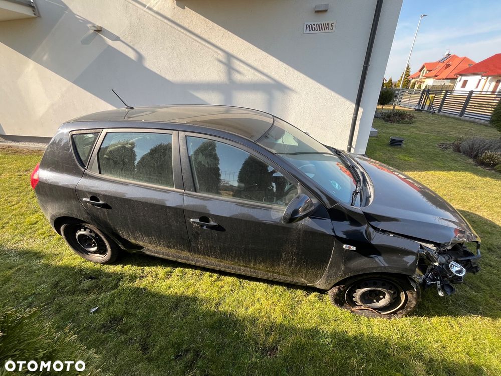 Kia Ceed 2.0 crdi Optimum + - 4