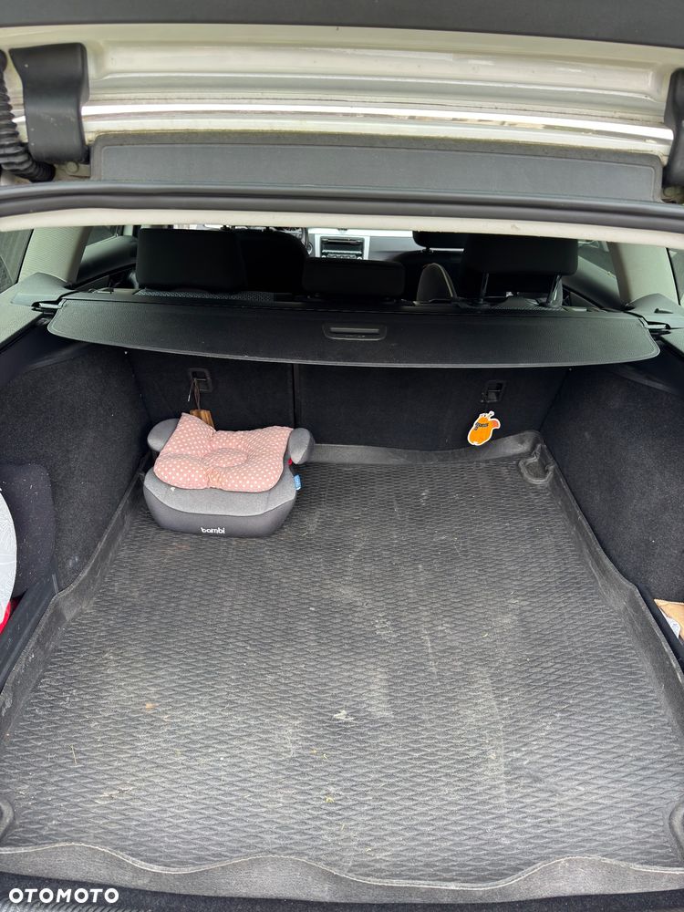 Volkswagen Passat 1.6 TDI DPF BlueMot Comfortline - 13