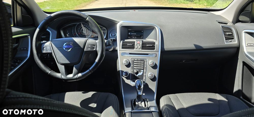 Volvo XC 60 D4 AWD Kinetic - 32