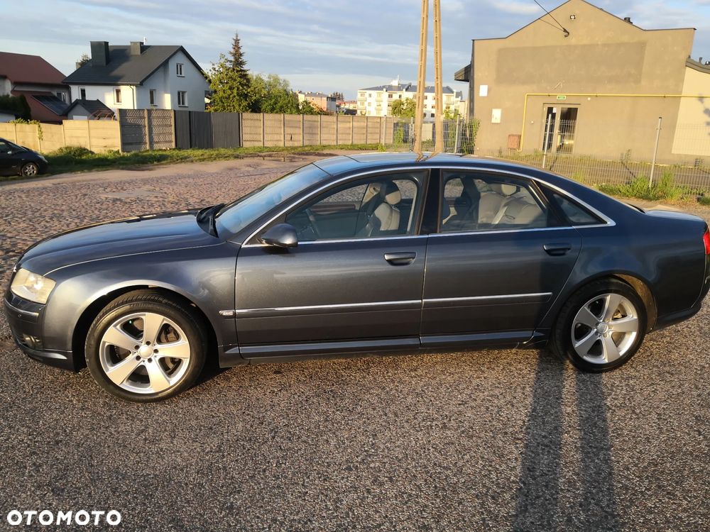 Audi A8 4.2 Quattro - 10