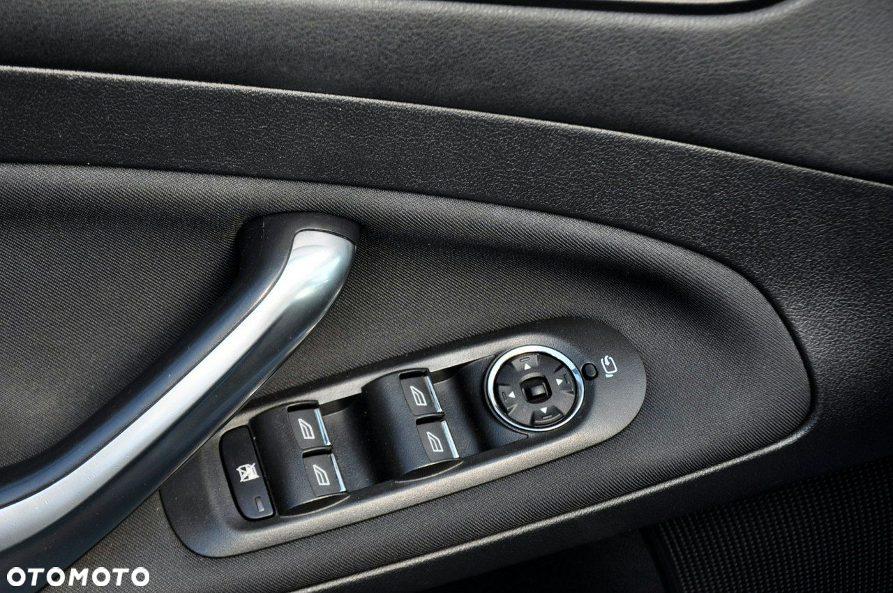 Ford Mondeo - 38